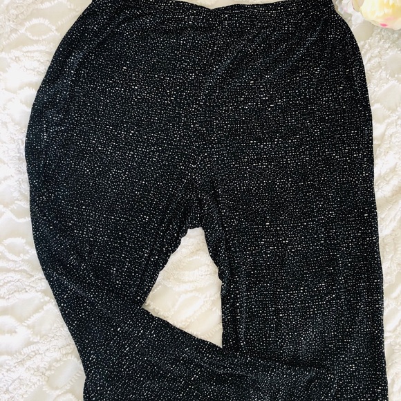 🚫SOLD🚫Chicos Travelers Cropped Capri  Printed - Picture 4 of 7